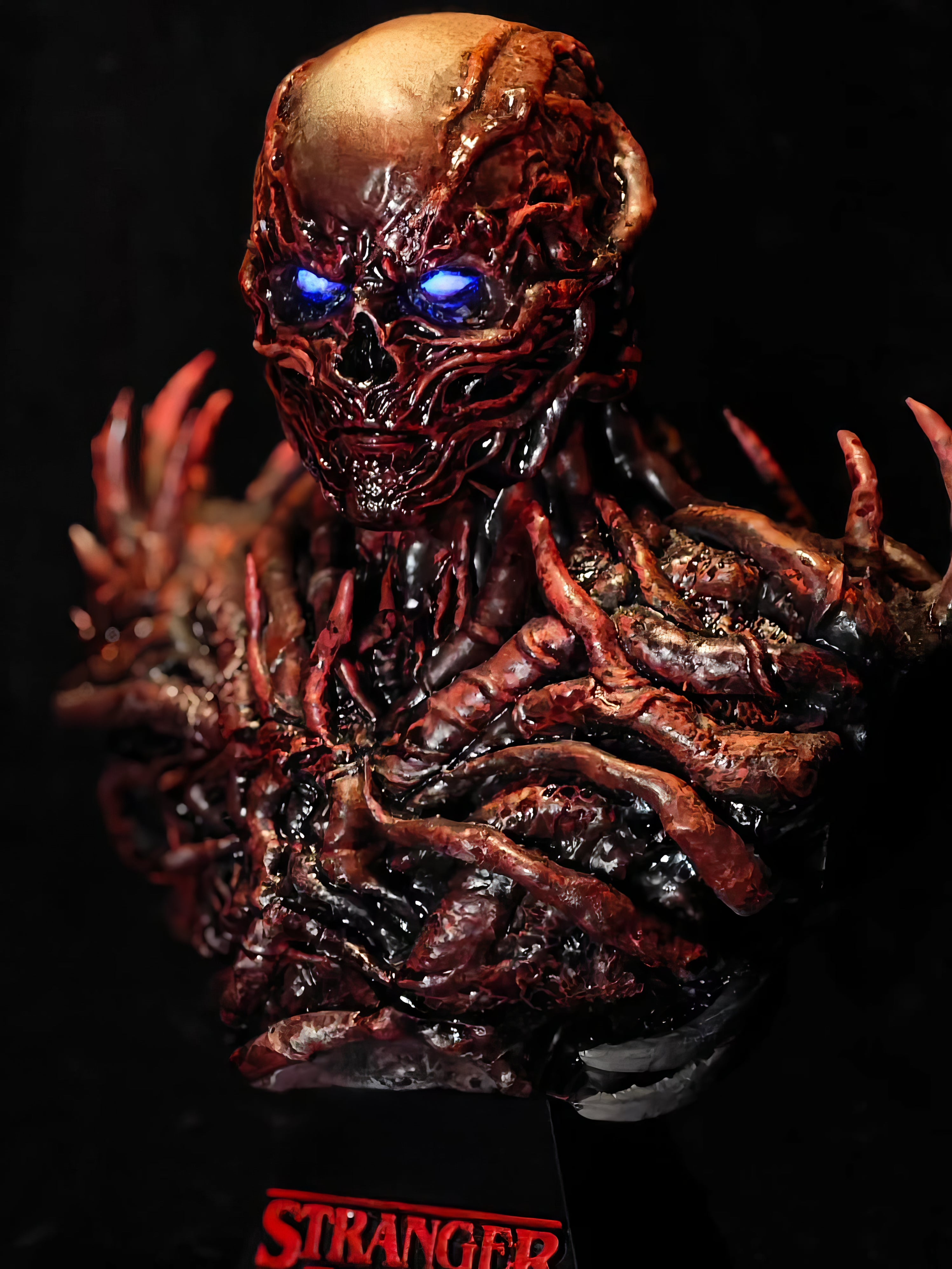 Statuetta Vecna con occhi luminosi – Stranger Things