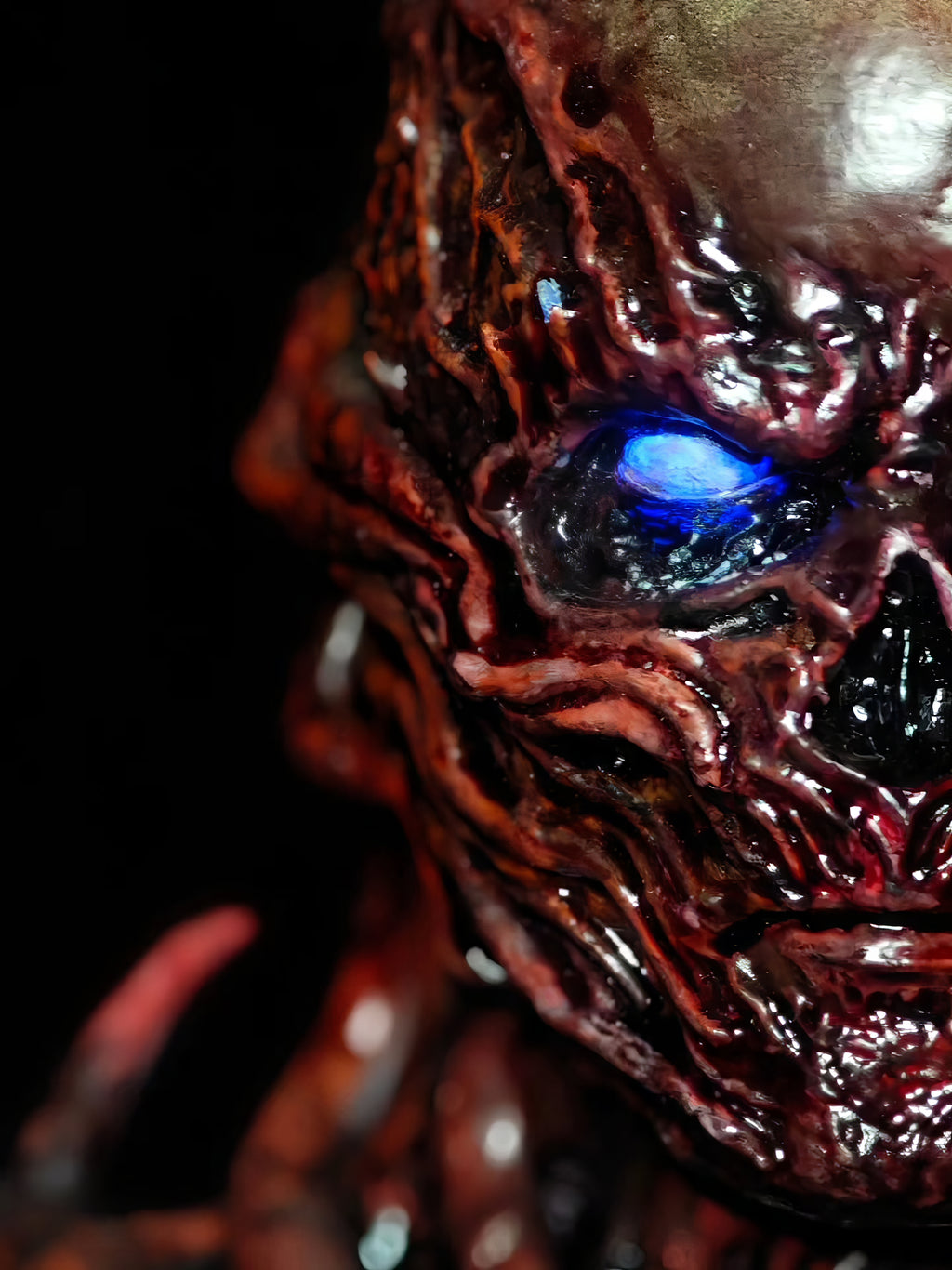 Statuetta Vecna con occhi luminosi – Stranger Things