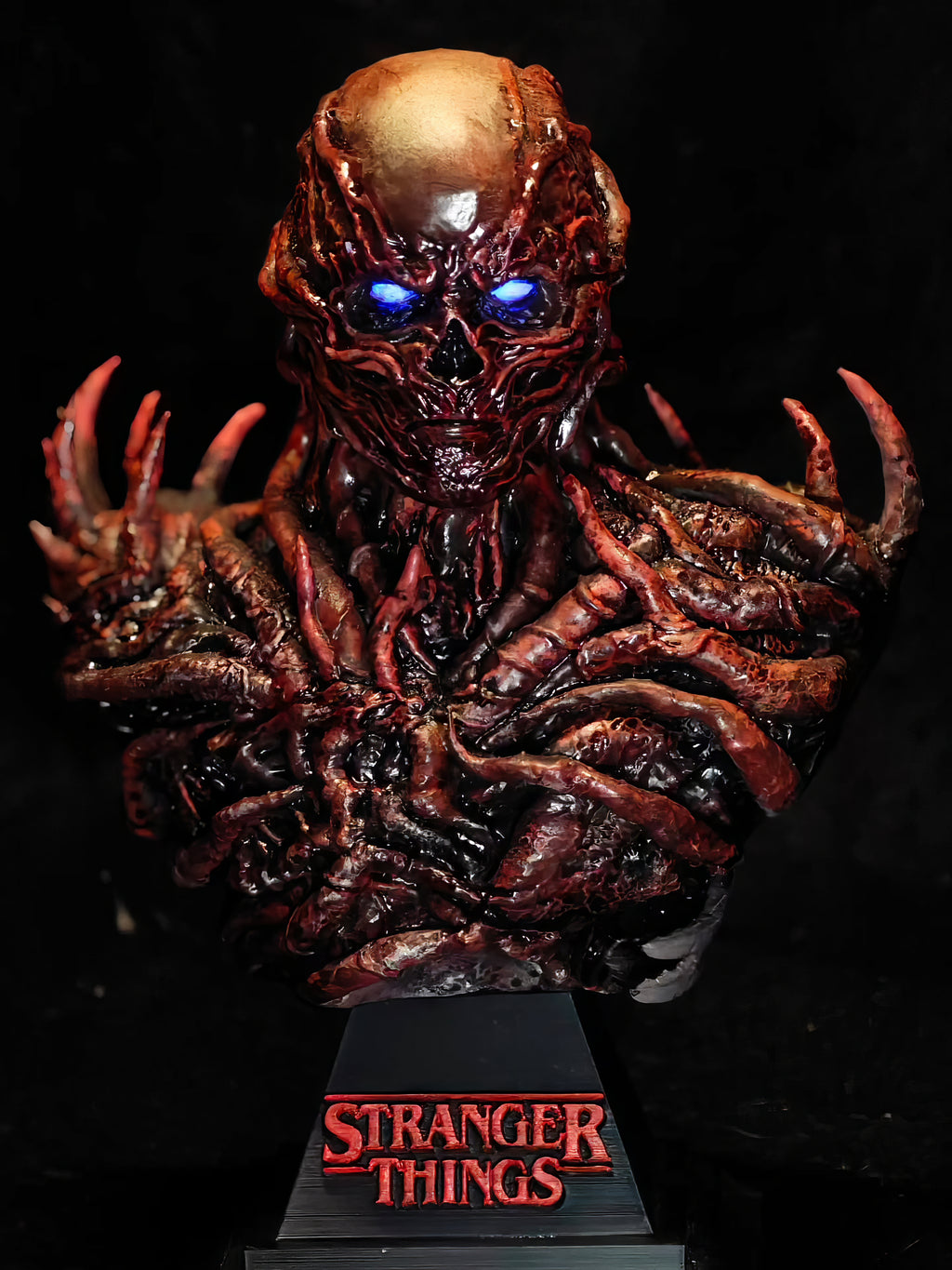 Statuetta di Vecna da Stranger Things con occhi luminosi a LED