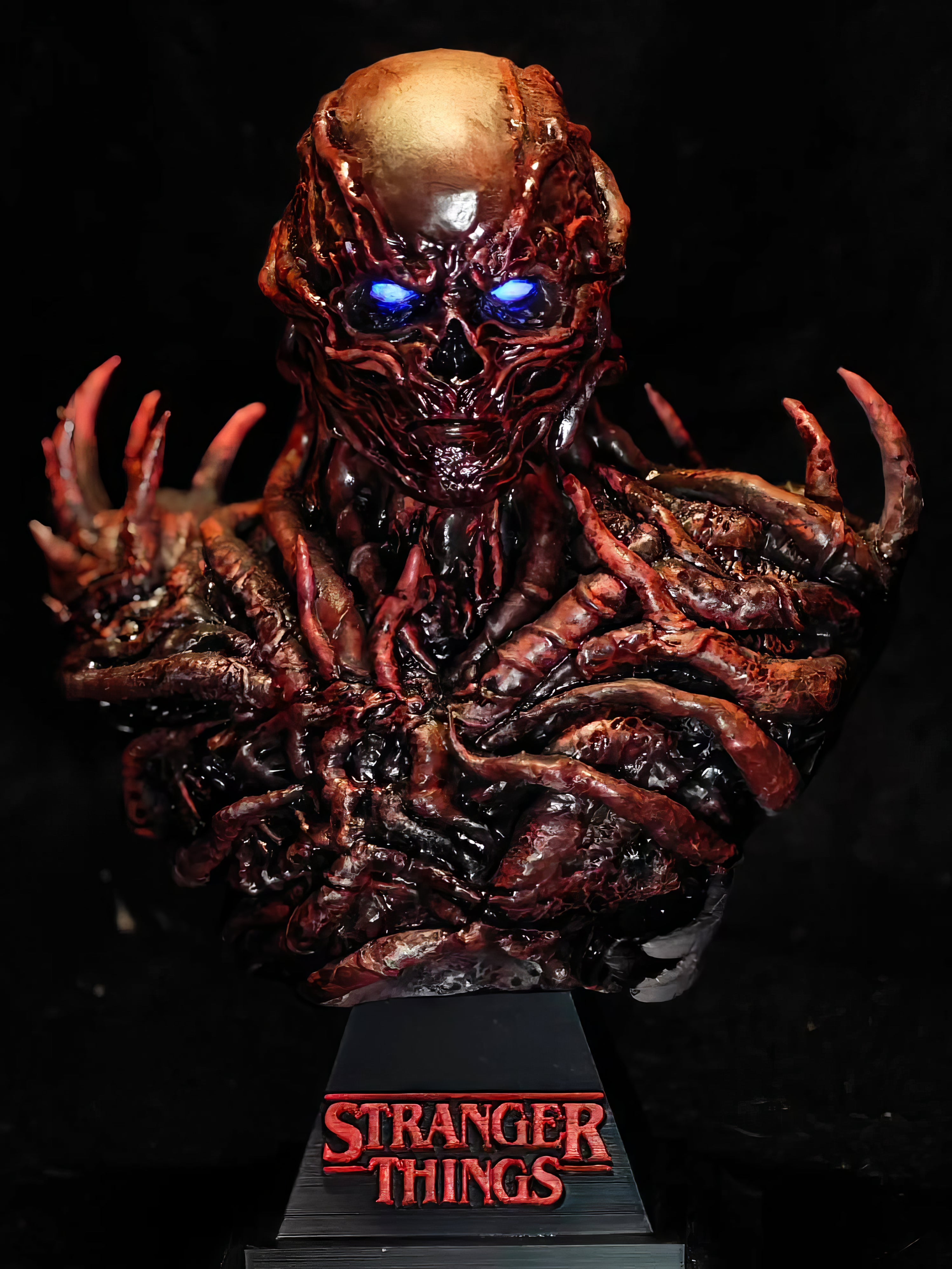 Statuetta di Vecna da Stranger Things con occhi luminosi a LED